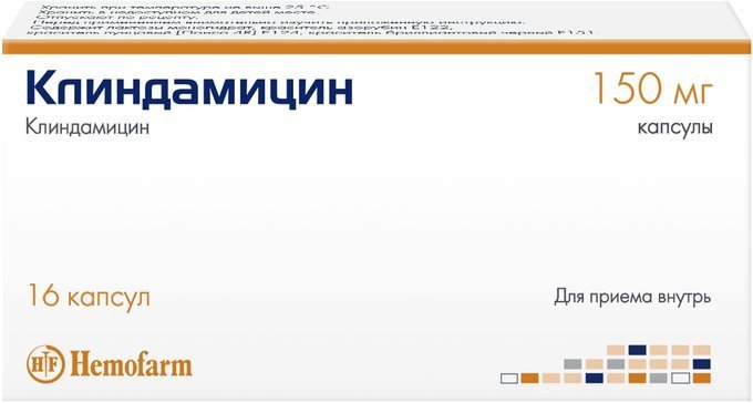 Busty ayol bilan fitting xonasida jinsiy aloqa